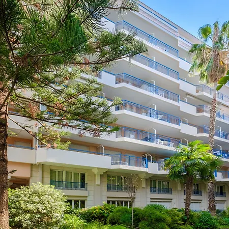 Pierre & Les Rivages Du Parc מלון דירות מנטון