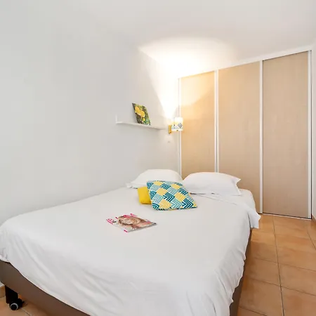 Aparthotel Pierre & Les Rivages Du Parc 3*