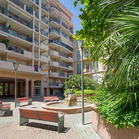 Lägenhetshotell Pierre & Les Rivages Du Parc 3*