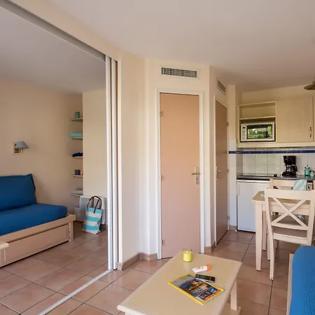 Pierre & Les Rivages Du Parc