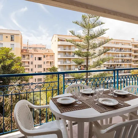 Pierre & Les Rivages Du Parc Lägenhetshotell 3*