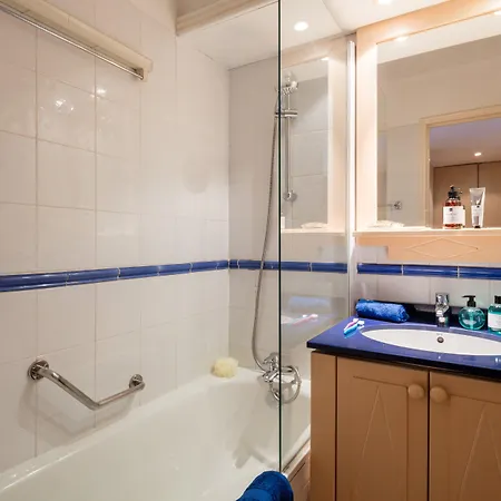 Pierre & Les Rivages Du Parc Aparthotel 3*