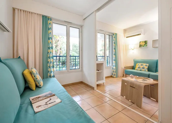 Pierre & Les Rivages Du Parc Aparthotel Menton