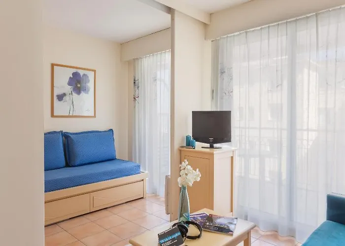 Apart Otel Pierre & Les Rivages Du Parc 3*