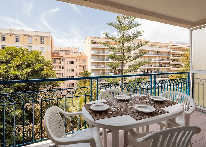 Pierre & Les Rivages Du Parc شقة فندقية 3*