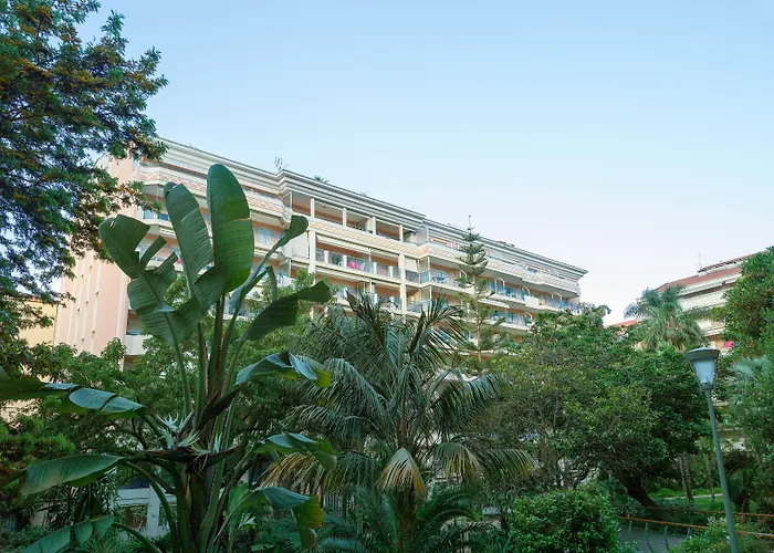 Pierre & Les Rivages Du Parc Aparthotel