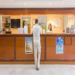 Pierre & Les Rivages Du Parc مينتون
