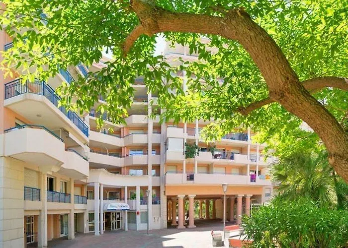 Pierre & Les Rivages Du Parc شقة فندقية مينتون