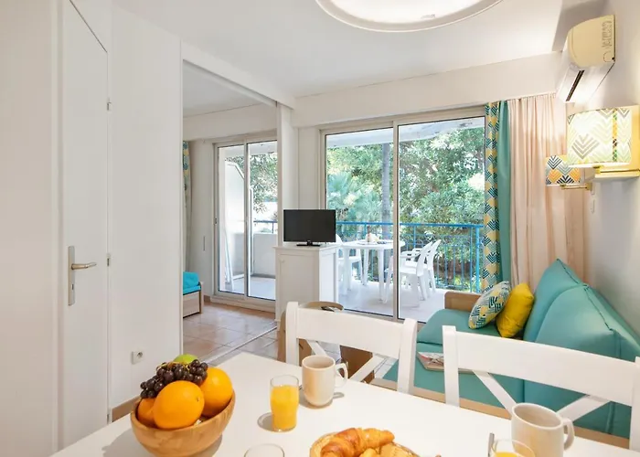 Pierre & Les Rivages Du Parc شقة فندقية 3*