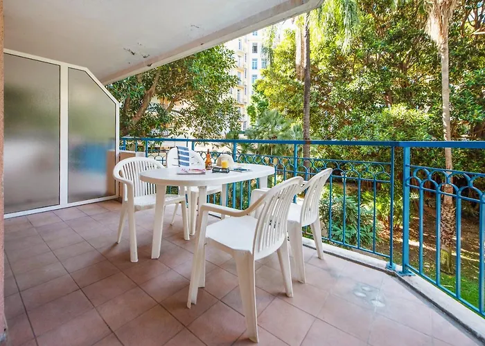 Aparthotel Pierre & Les Rivages Du Parc 3*